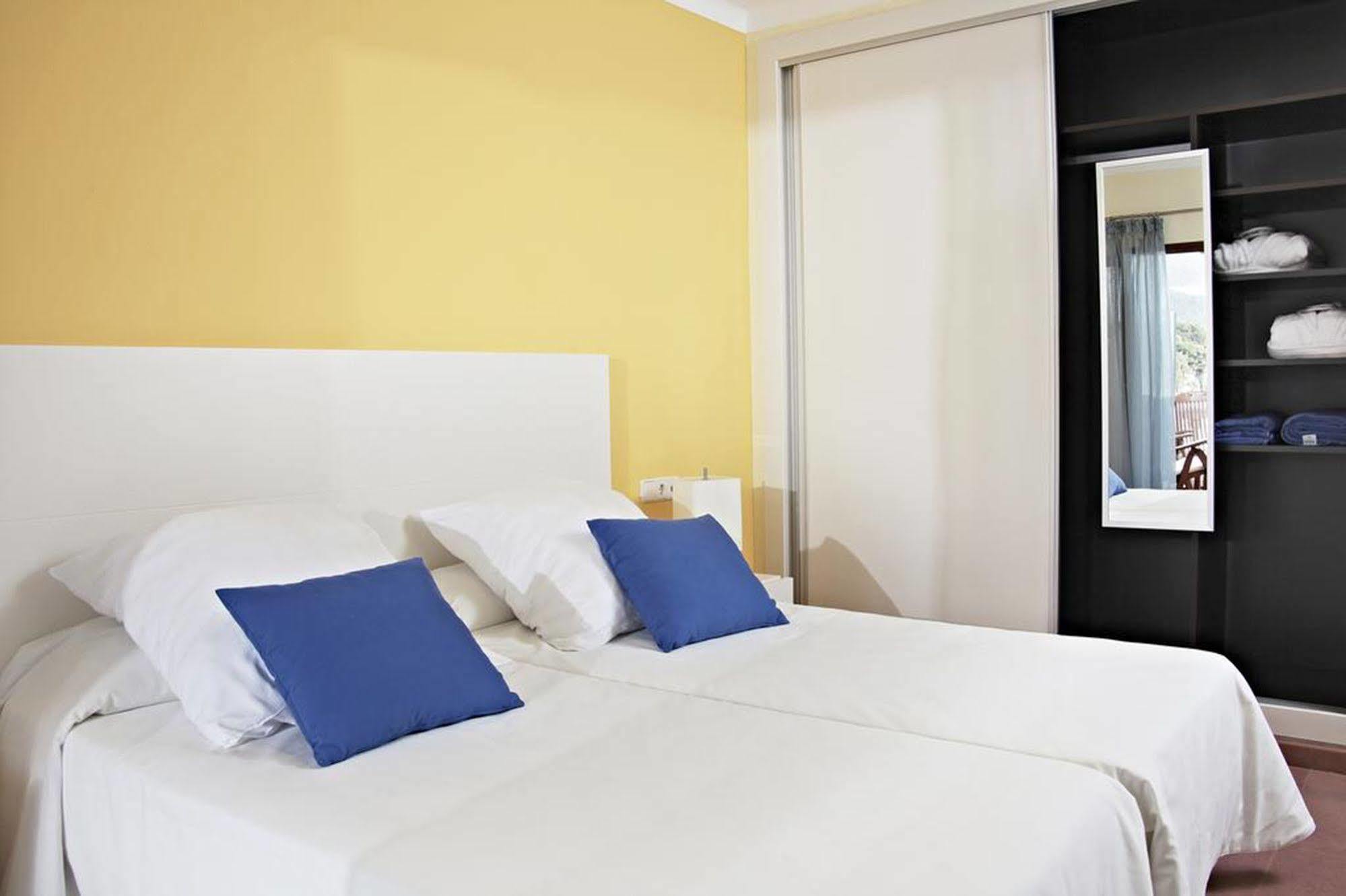 Cap Vermell Beach Hotel Каньямель Экстерьер фото
